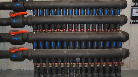 rozdělovač podlahového vytápění.JPG